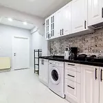 Modern Flat Close To Osmanbey Metro Station