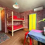 Lola Backpacker\'S Hostel