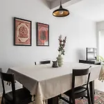 Spacious Apt W/ Amazing Location