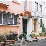 Roya Apartment Taksim - Center Of The Istanbul
