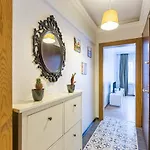 Cozy Flat With Outstanding Bosphorus View In Beyoglu