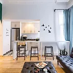 Stylish Flat 5 Min To Taksim Square In Beyoglu