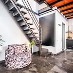 Authentic Flat With Excellent Location In Beyoglu