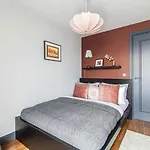 Centrally Located Flat With Balcony In Beyoglu