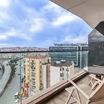 Centrally Located Flat With Balcony In Beyoglu