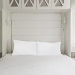 Cozy Flat Near Various Popular Attractions In Moda