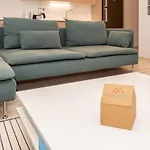Modern And Spacious Flat With City View In Sariyer