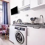 Modern Studio Flat With Central Location In Sisli