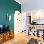 Stylish Flat 5 Min To Taksim Square In Beyoglu