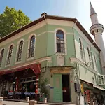 Peaceful And Perfectly Located Apartment In Cihangir