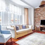 Centrally Located Apartment With Balcony In Sisli