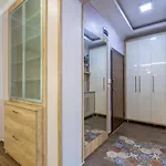 Sleek And Central Flat In Nisantasi
