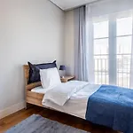 Residence Flat With Balcony In Umraniye
