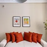 Modern Flat With Central Location In Beyoglu