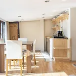 Central Flat Close To Taksim Square In Beyoglu