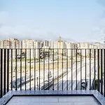 Residence Flat With Balcony In Umraniye