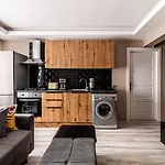 Central Flat Near Taksim Square With Balcony