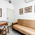 Lovely Flat In Cihangir Near Public Transportation