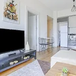 Modern Flat In Kagithane With Balcony