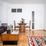 Spacious Flat With Central Location In Beyoglu
