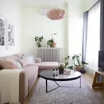 Vibrant Flat With Excellent Location In Beyoglu