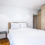 Chic Flat Near Public Transportation In Goztepe