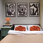 Artful Apartment W/Projector In Beyoglu, Cihangir