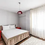 Chic Luminous Flat In Uskudar