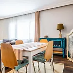 Chic Luminous Flat In Uskudar