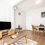 Lovely Flat Near Shore And Trendy Spots In Kadikoy