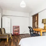 Chic Luminous Flat In Uskudar