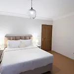 Superb & Elegant 3-Bedroom Apt, Osmanbey