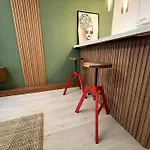 Cozy 2Br Renovated Apartment 1 Min To Metro