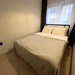 Cozy 2Br Renovated Apartment 1 Min To Metro