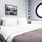 Captivating Flat On Bagdat Street