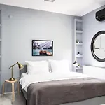 Captivating Flat On Bagdat Street