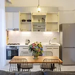 Lovely And Comfy Flat In Umraniye
