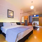 Mayer Loft Suites
