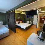 The Local Hostel & Guesthouse