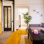 Charming Flat Close To Touristic Attractions In The Heart Of Beyoglu