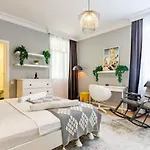 Spacious Apartment On Bagdat Street Kadikoy