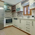 Apartment With Balcony Close To Taksim In Cihangir