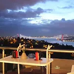 Cozy Apartment With Fascinating Bosphorus View In Uskudar