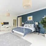 Chic Sea View Flat On Bagdat Avenue In Bostanci
