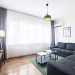 Lovely Flat 6 Min To Taksim Square In Cihangir