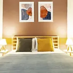 Lovely Flat 6 Min To Taksim Square In Cihangir