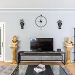 Spacious Apartment On Bagdat Street Kadikoy