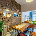 Central And Stylish Flat Near Istiklal Street