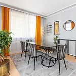 Spacious Apartment On Bagdat Street Kadikoy