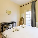 Central Flat 10-Min Walk To Taksim Square In Sisli